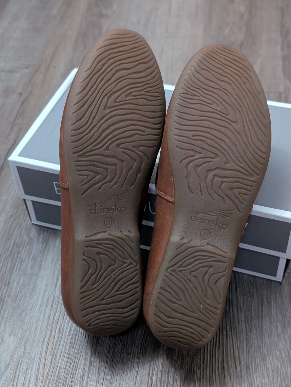 Dansko Larisa Milled saddle 38 Like New - Picture 5 of 7
